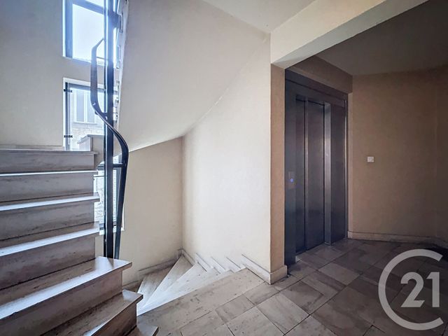 Appartement F3 à vendre - 3 pièces - 67.0 m2 - CHAUMONT - 52 - CHAMPAGNE-ARDENNE - Century 21 Agence Diderot