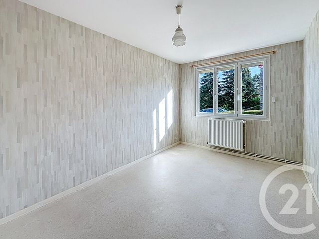 Afficher la photo en grand Appartement F4 à vendre - 4 pièces - 62.6 m2 - CHAUMONT - 52 - CHAMPAGNE-ARDENNE - Century 21 Agence Diderot