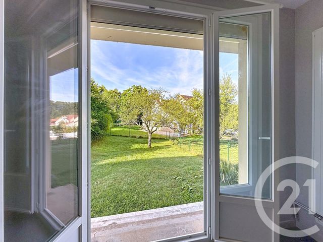 Afficher la photo en grand Appartement F4 à vendre - 4 pièces - 62.6 m2 - CHAUMONT - 52 - CHAMPAGNE-ARDENNE - Century 21 Agence Diderot