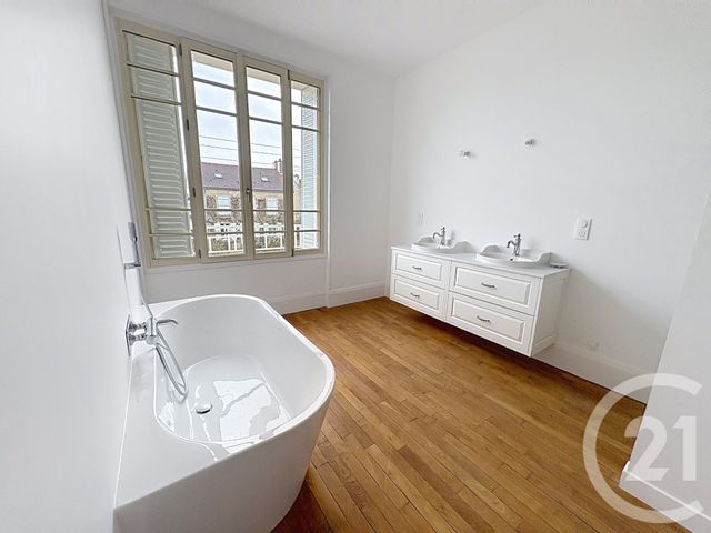 maison à vendre - 7 pièces - 202.2 m2 - CHAUMONT - 52 - CHAMPAGNE-ARDENNE - Century 21 Agence Diderot