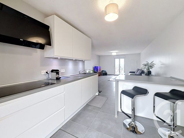 Appartement F5 à vendre - 5 pièces - 102.36 m2 - CHAUMONT - 52 - CHAMPAGNE-ARDENNE - Century 21 Agence Diderot