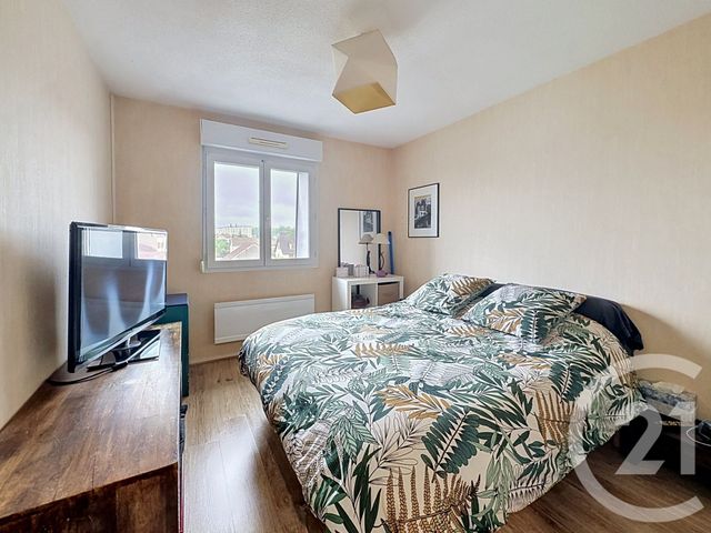 Appartement F5 à vendre - 5 pièces - 102.36 m2 - CHAUMONT - 52 - CHAMPAGNE-ARDENNE - Century 21 Agence Diderot