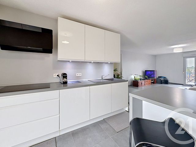 Appartement F5 à vendre - 5 pièces - 102.36 m2 - CHAUMONT - 52 - CHAMPAGNE-ARDENNE - Century 21 Agence Diderot