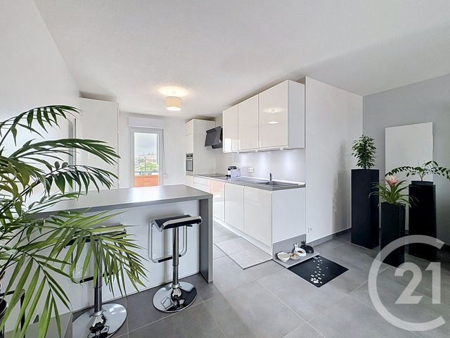 Appartement F5 à vendre - 5 pièces - 102.36 m2 - CHAUMONT - 52 - CHAMPAGNE-ARDENNE - Century 21 Agence Diderot