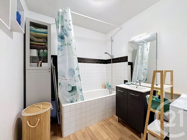Appartement F4 à vendre - 4 pièces - 83.14 m2 - CHAUMONT - 52 - CHAMPAGNE-ARDENNE - Century 21 Agence Diderot
