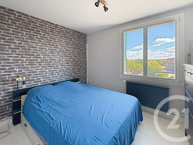 Appartement F4 à vendre - 4 pièces - 66.16 m2 - CHAUMONT - 52 - CHAMPAGNE-ARDENNE - Century 21 Agence Diderot