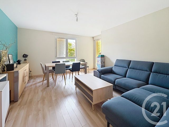 Appartement F3 à vendre - 3 pièces - 72.2 m2 - CHAMARANDES CHOIGNES - 52 - CHAMPAGNE-ARDENNE - Century 21 Agence Diderot